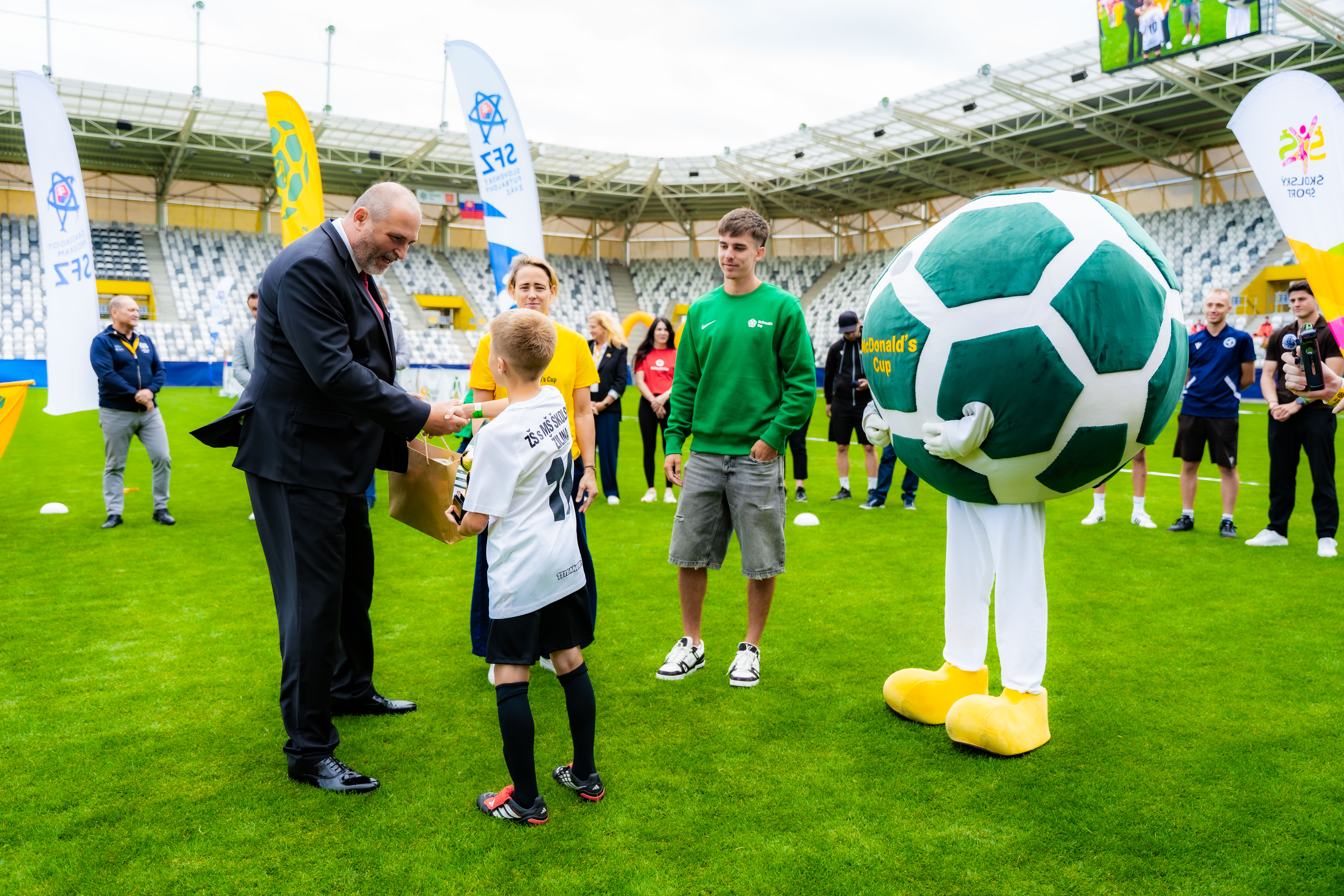McDonalds Cup - Majstrovstva Slovenska vo futbale najmladsich ziakov a ziacok-1-75